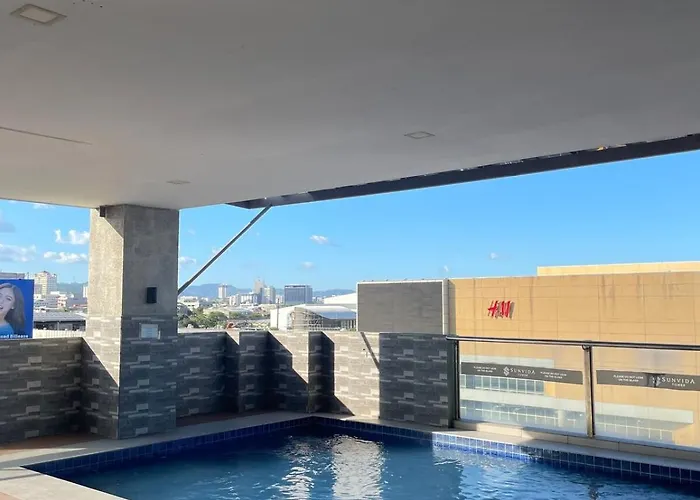 La Maria - Across Sm With Balcony, 2 Double Beds And Wi-fi Cebu