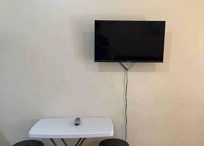 Apartment La Maria - Across Sm With Balcony, 2 Double Beds And Wi-fi